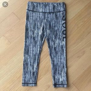 Soul Cycle leggings! Black and white